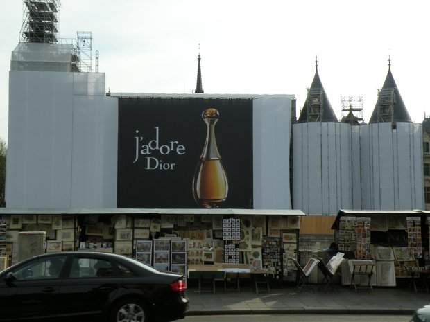  Pub Dior